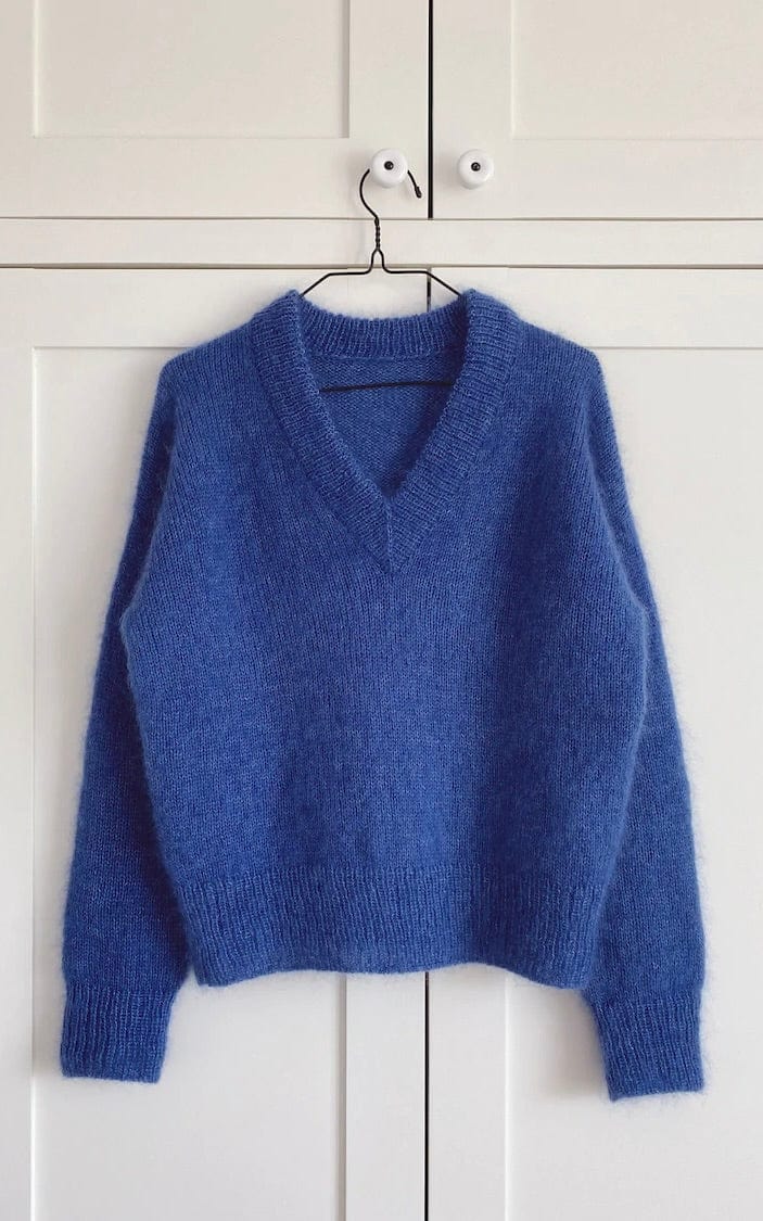 Stockholm Sweater V-Ausschnitt - TYNN SILK MOHAIR - Strickset von PETITE KNIT jetzt online kaufen bei OONIQUE